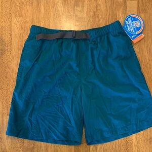 Columbia Men's Green Athletic Shorts with Belt